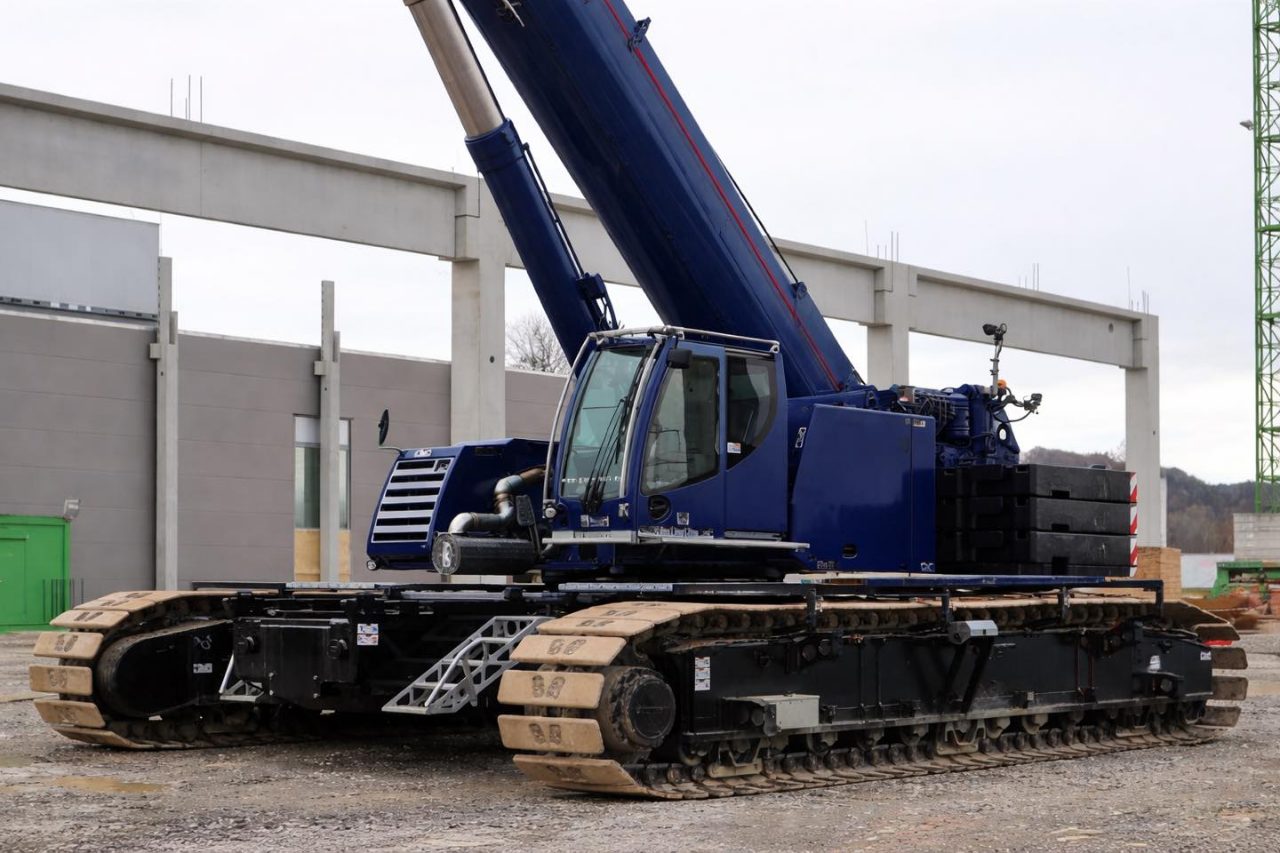 Liebherr LTR 1220 · 220t · 2023 photo 1