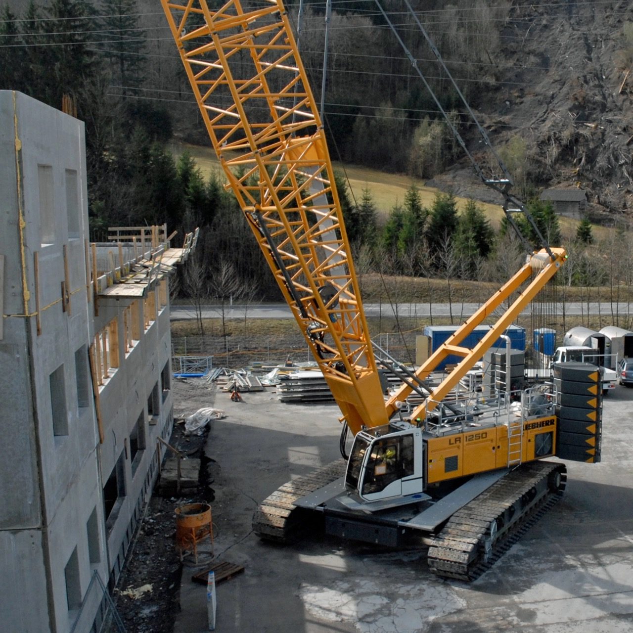 Liebherr LR 1250 · 250t · 2017 photo 1