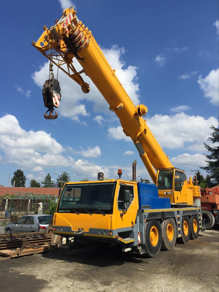 Liebherr LTM 1060-2 - GST Cranes